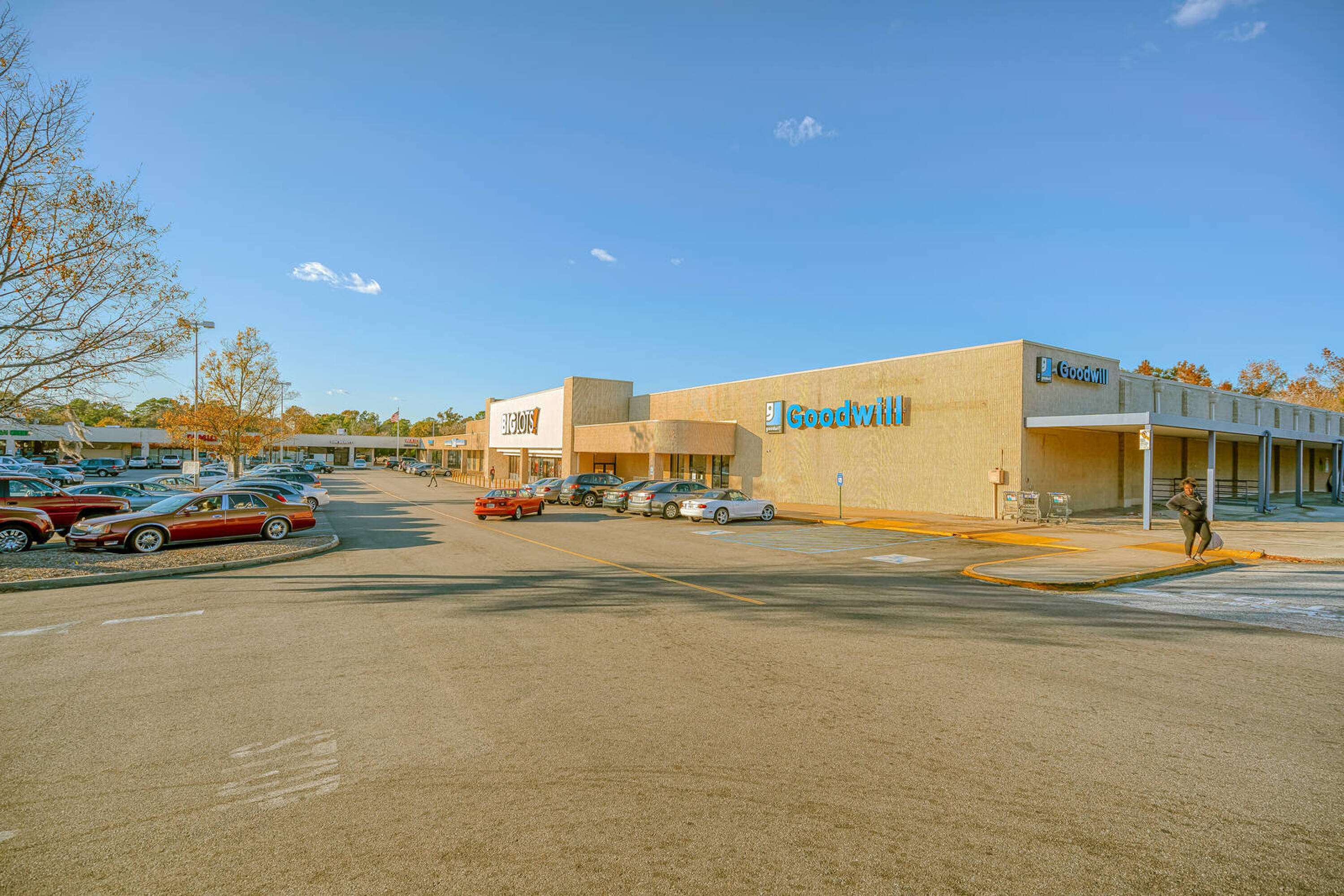 1900 E Victory Dr, Savannah, GA 31404