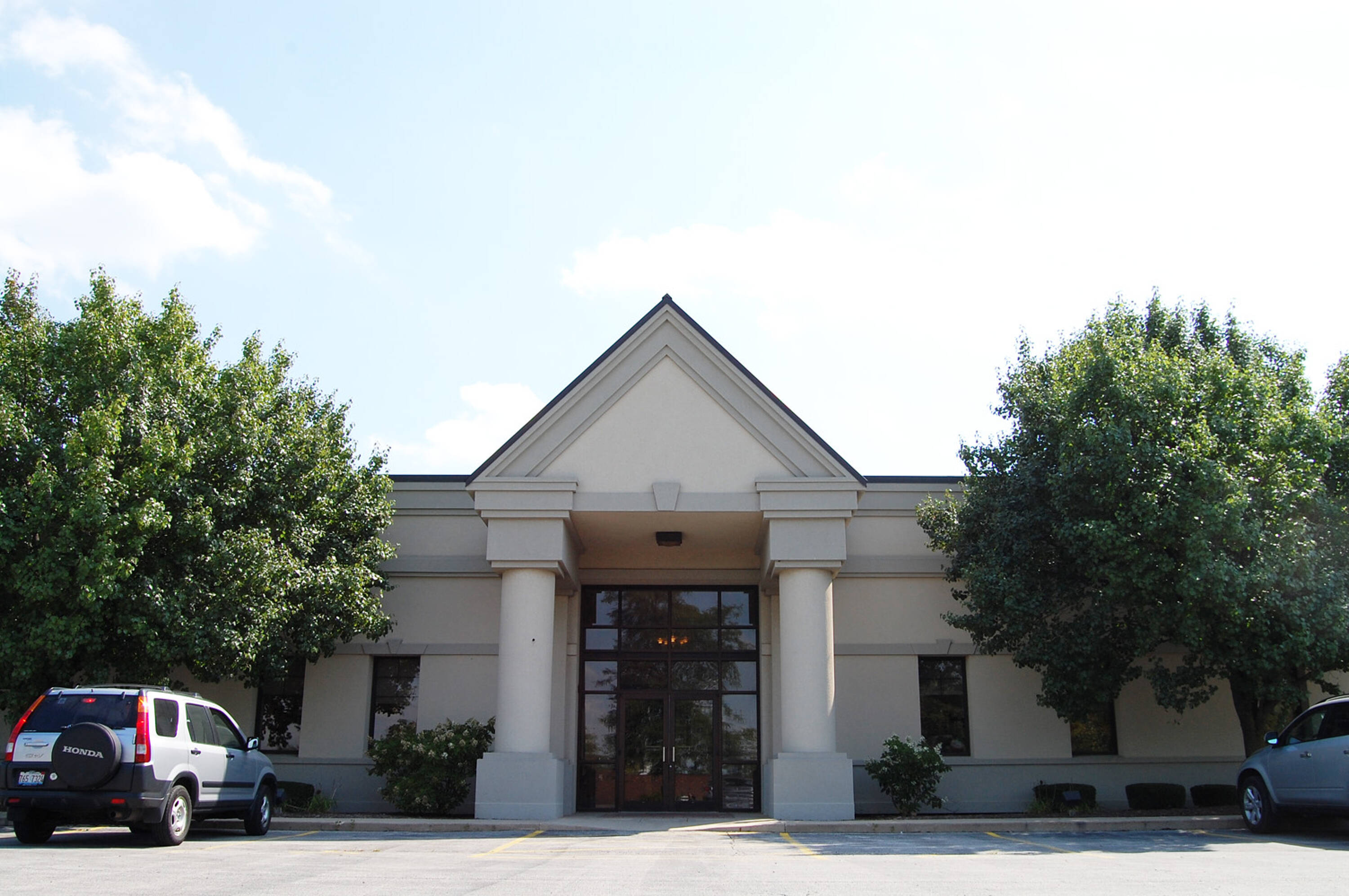 2700 and 2800 Keslinger Rd, Geneva, IL 60134