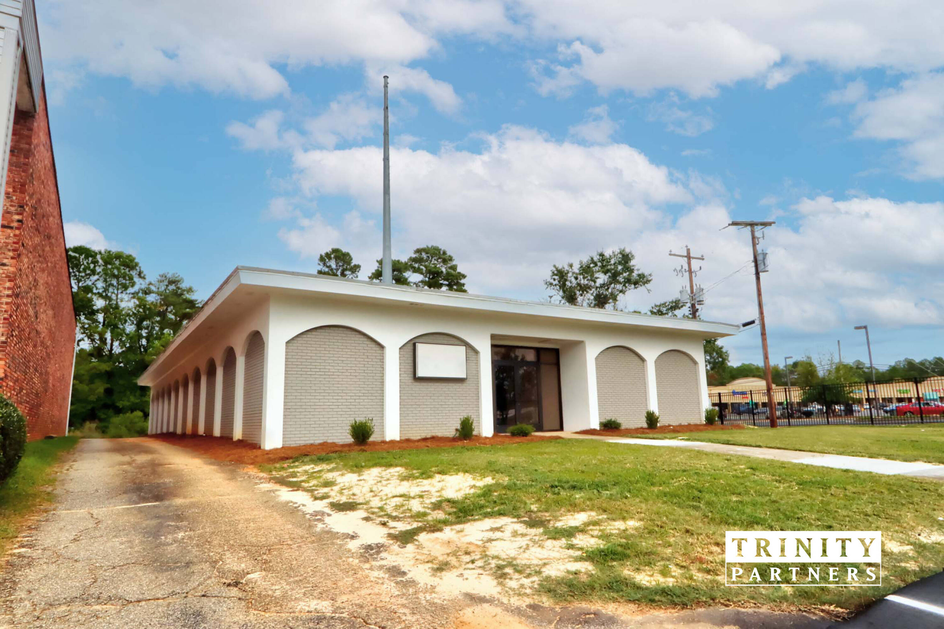 7360 Garners Ferry Rd, Columbia, SC 29209