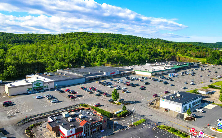 Pictures of Retail, Office, Restaurant property located at 1241 Blakeslee Blvd Dr E, Lehighton, PA 18235 for lease - image #1