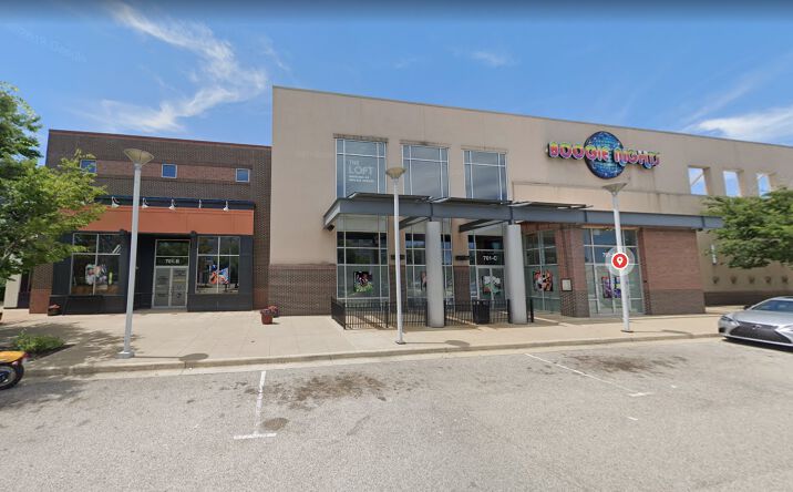 Pictures of Restaurant, Special Purpose property located at 615 NW Riverside Dr, Evansville, IN 47708 for lease - image #1
