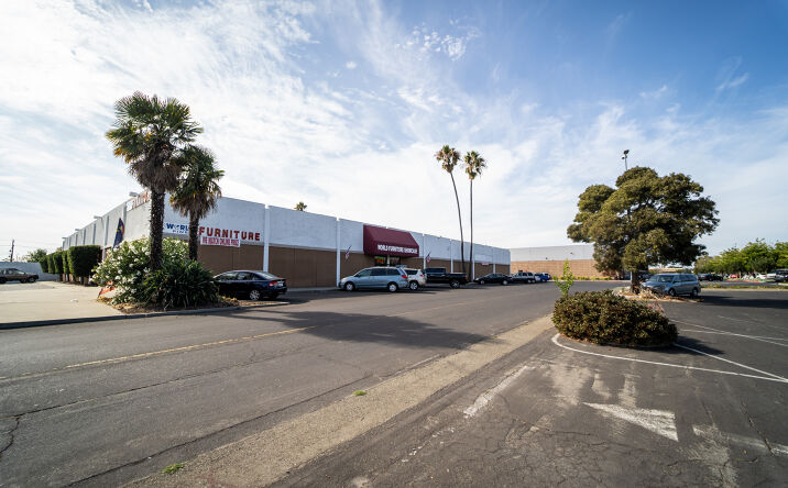Pictures of Retail property located at 24582 Hesperian Blvd, Hayward, CA 94545 for lease - image #1