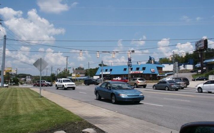 Pictures of Retail property located at 474 Bell Rd, Nashville, TN 37217 for lease - image #1