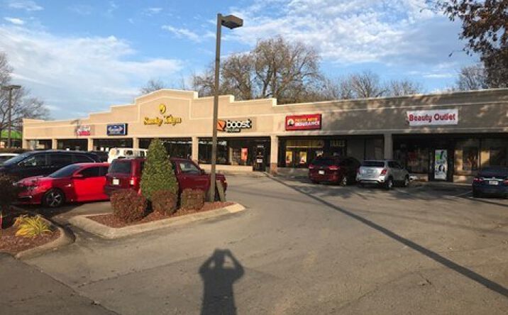 Pictures of Retail property located at 1312 Memorial Blvd, Murfreesboro, TN 37130 for lease - image #1