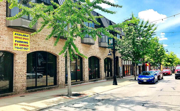 Pictures of Office property located at 120 W Main St, Belleville, IL 62220 for lease - image #1