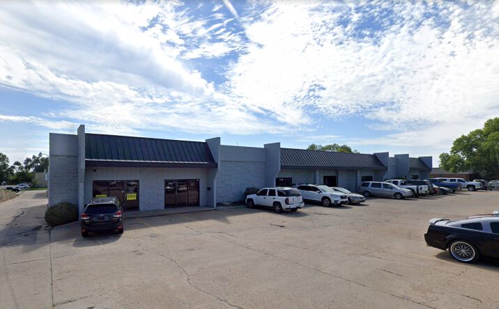 Pictures of Industrial property located at 13405 B St, Omaha, NE 68144 for lease - image #1