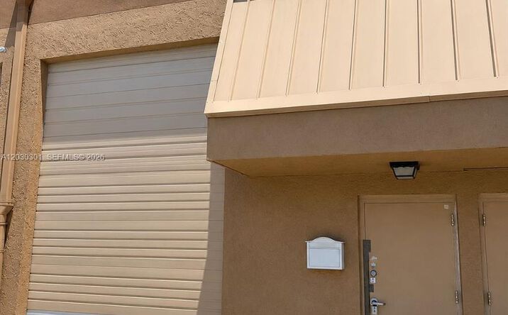 Pictures of Industrial property located at 7917 NW 64th St, Miami, FL 33166 for lease - image #1