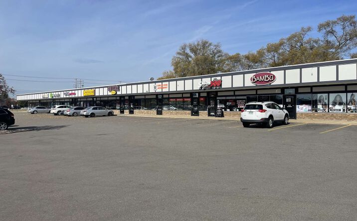 Pictures of Retail property located at 5370-5396 Division Ave. S, Kentwood, MI 49548 for lease - image #1