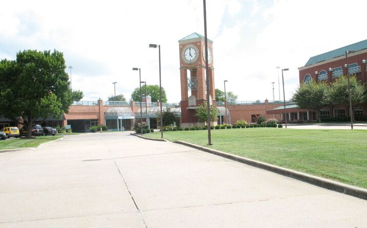 Pictures of Office property located at 240-276 S. Mt Auburn Rd, Cape Girardeau, MO 63703 for lease - image #1