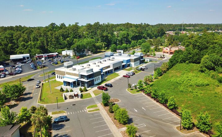 Pictures of Retail property located at 2121 W Tennessee St, Tallahassee, FL 32304 for lease - image #1