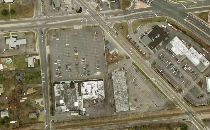 Pictures of Retail property located at 328-350 Union Ave, Holbrook, NY 11741 for lease - image #1