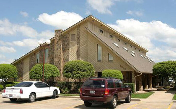 Pictures of Office property located at 1908-1912 Central Drive, Bedford, TX 76021 for lease - image #1