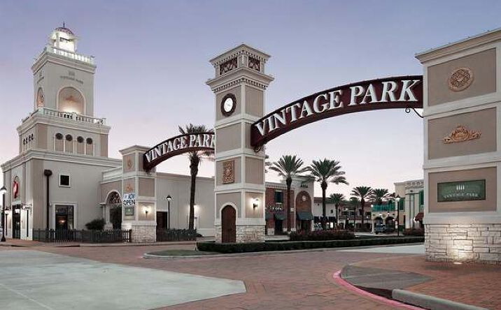 Pictures of Retail, Office property located at 110 Vintage Park Blvd, Houston, TX 77070 for lease - image #1
