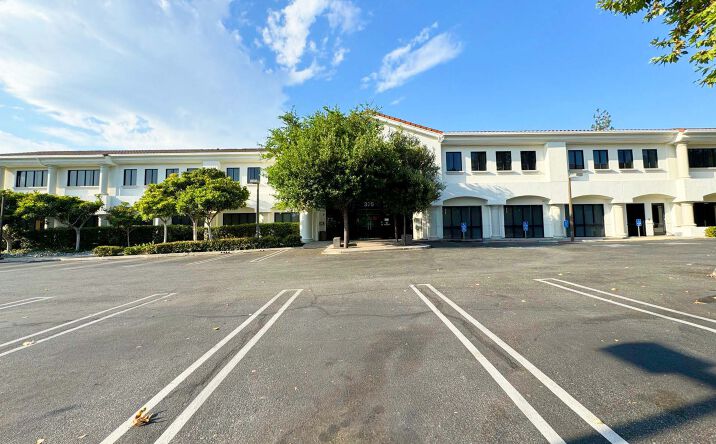 Pictures of Office property located at 375 Rolling Oaks Dr, Thousand Oaks, CA 91361 for lease - image #1