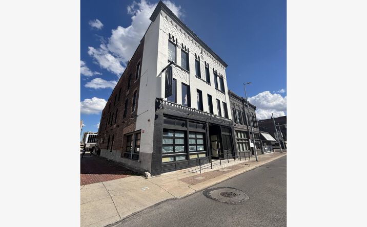 Pictures of Retail property located at 710 Monroe St, Toledo, OH 43604 for lease - image #1