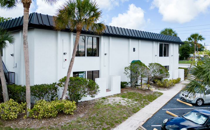 Pictures of Office property located at 12945 Seminole Blvd, Largo, FL 33778 for lease - image #1