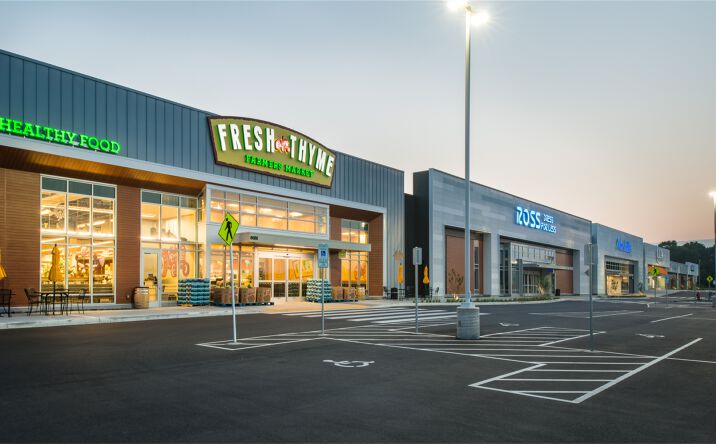 Pictures of Restaurant, Retail property located at 84 South, Greenfield, WI 53228 for lease - image #1