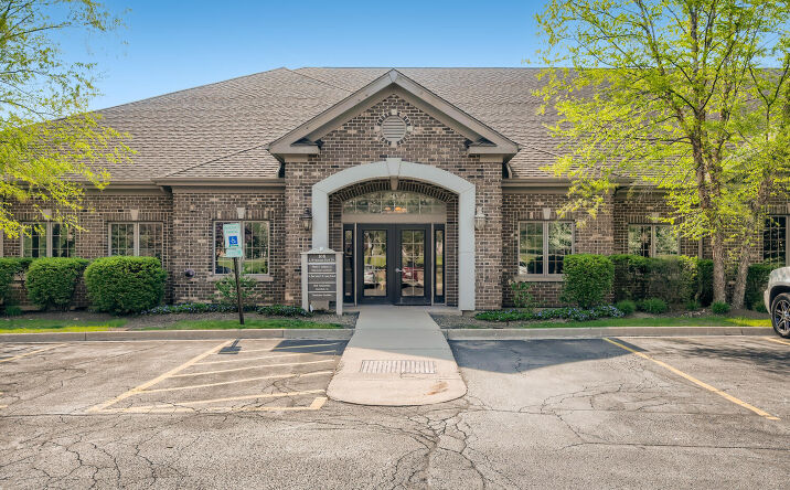Pictures of Office property located at 108 S Wynstone Park Dr, North Barrington, IL 60010 for lease - image #1