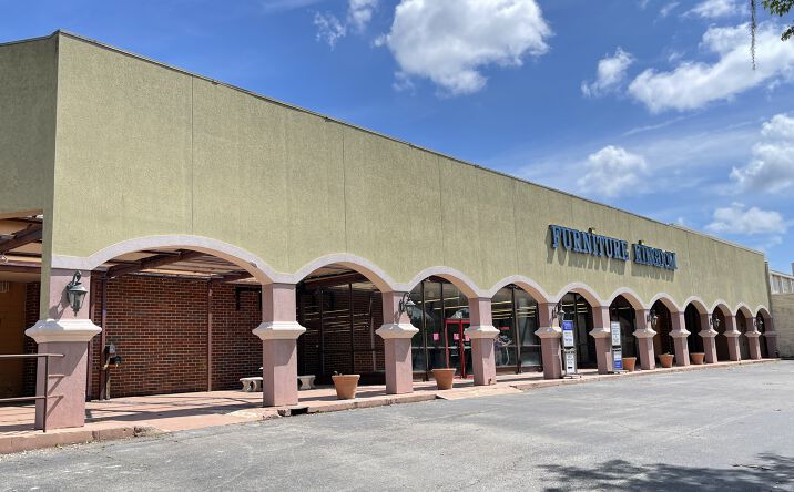 Pictures of Retail property located at 1420 NW 23rd Ave, Gainesville, FL 32605 for lease - image #1