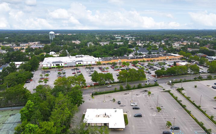 Pictures of Retail property located at 533 Montauk Hwy, Bay Shore, NY 11706 for lease - image #1