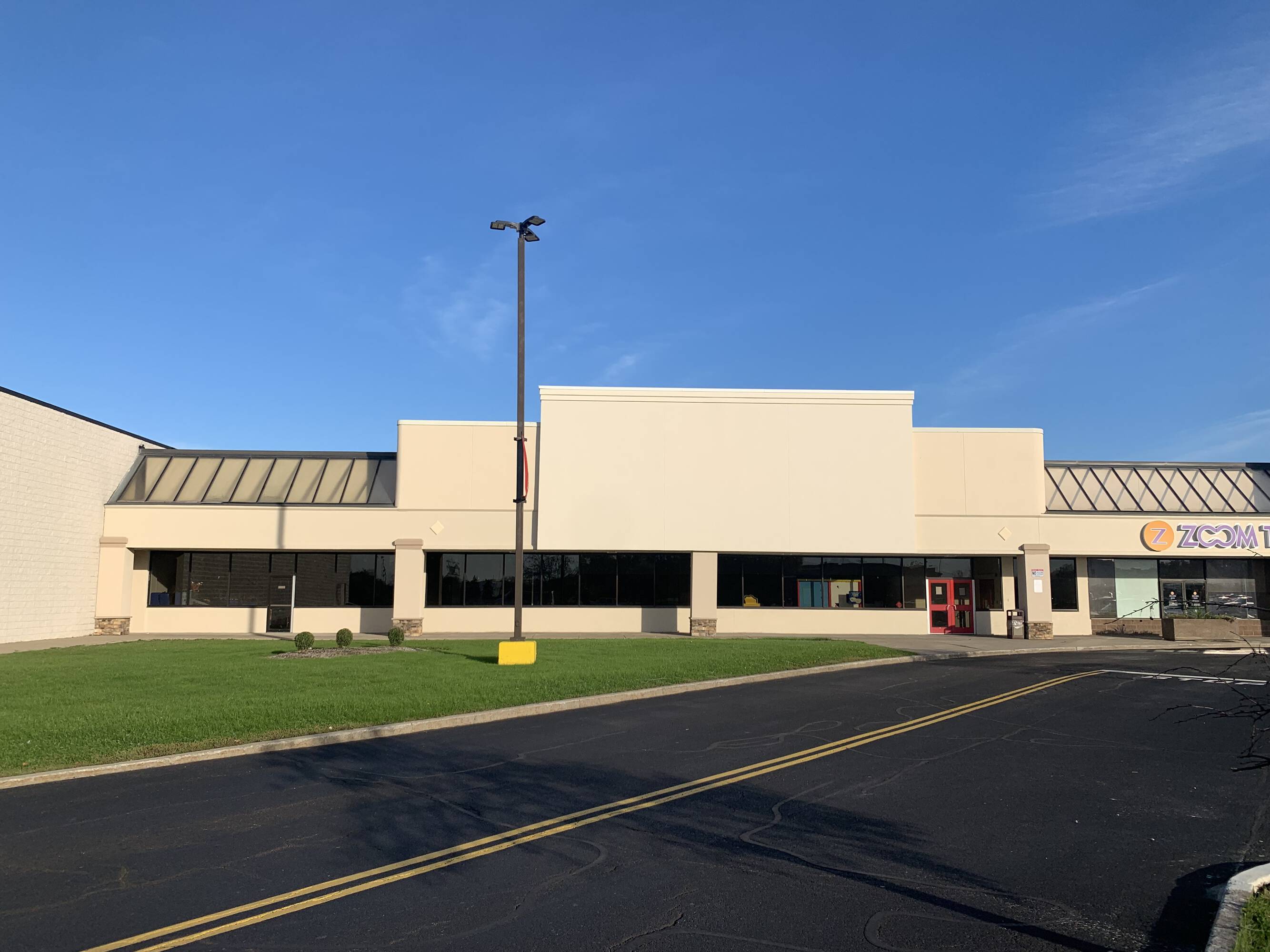 Hylan Building Rochester 1000 Hylan Dr, Rochester, NY 14623 | Crexi.com