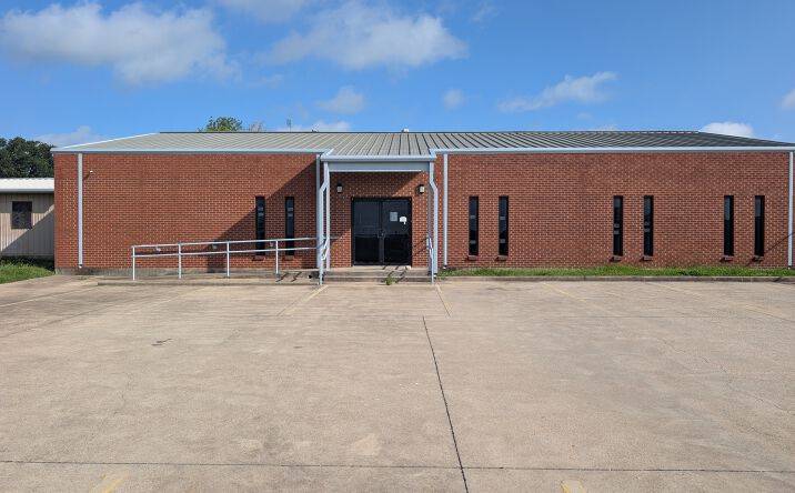 Pictures of Office property located at 101 Mesquite St, Elm Mott, TX 76640 for lease - image #1