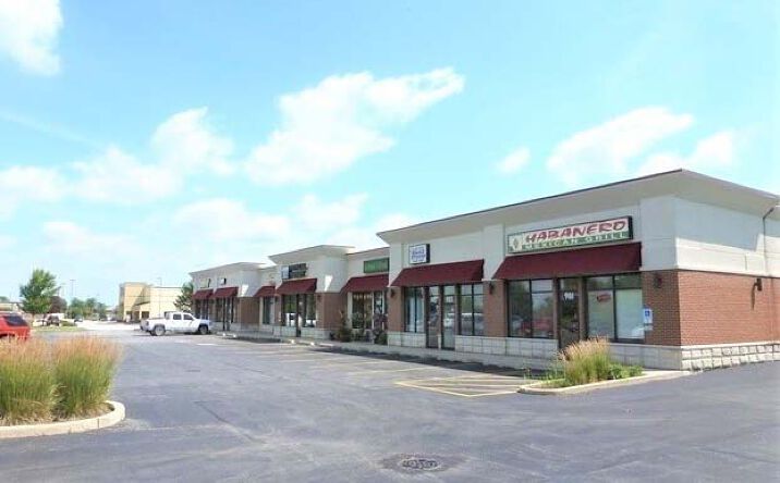 Pictures of Retail property located at 981 - 997 Dixie Hwy, Beecher, IL 60401 for lease - image #1