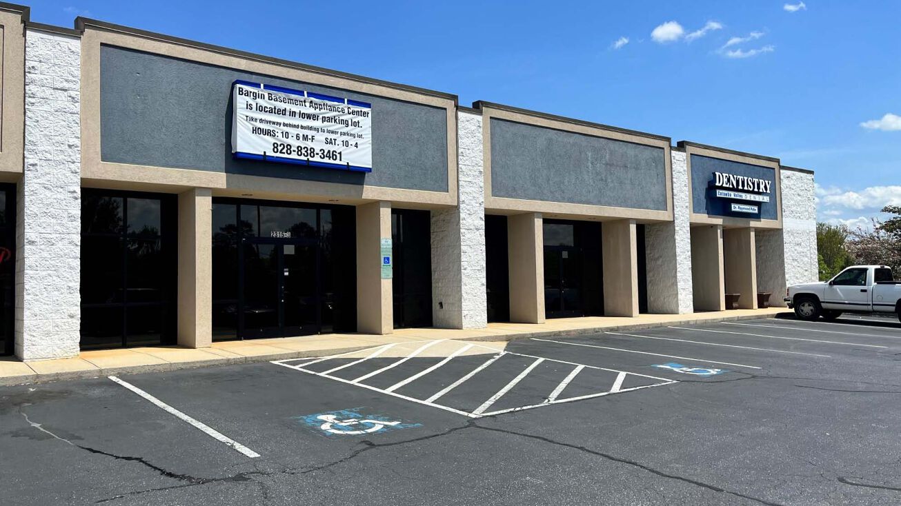 2315 Catawba Valley Blvd SE, Hickory, NC 28602 Retail Space for Lease 2315 Catawba Valley Blvd