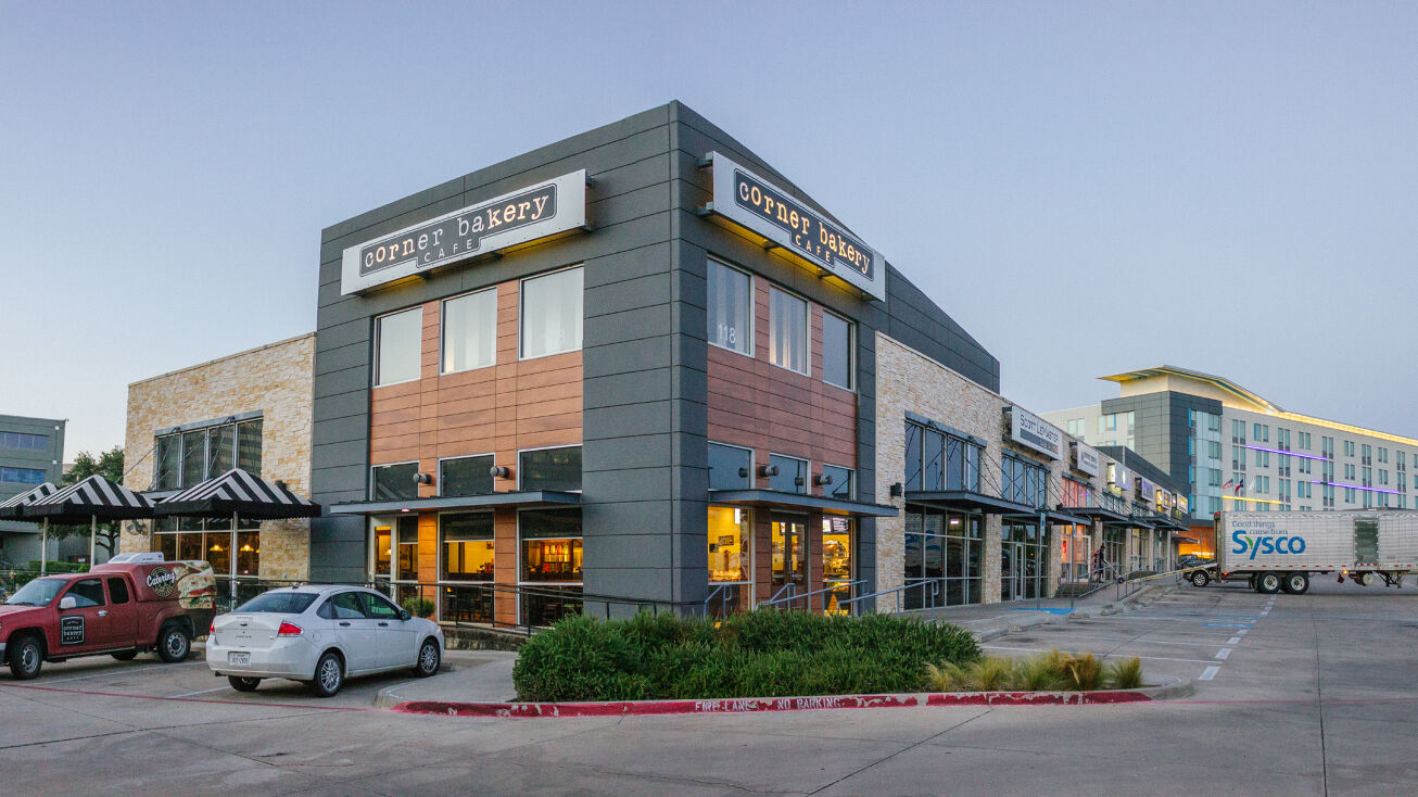 118 E John W Carpenter Fwy, Las Colinas, TX 75062 Retail Space for