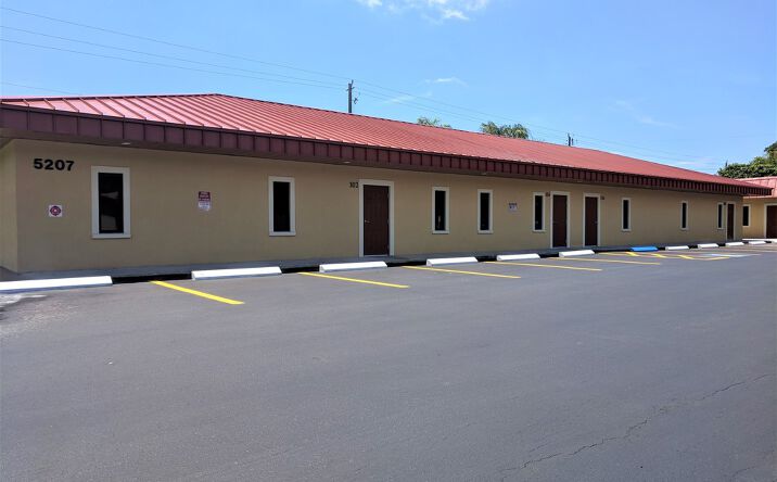 Pictures of Office property located at 5207 26th street West, Bradenton, FL 34207 for lease - image #1