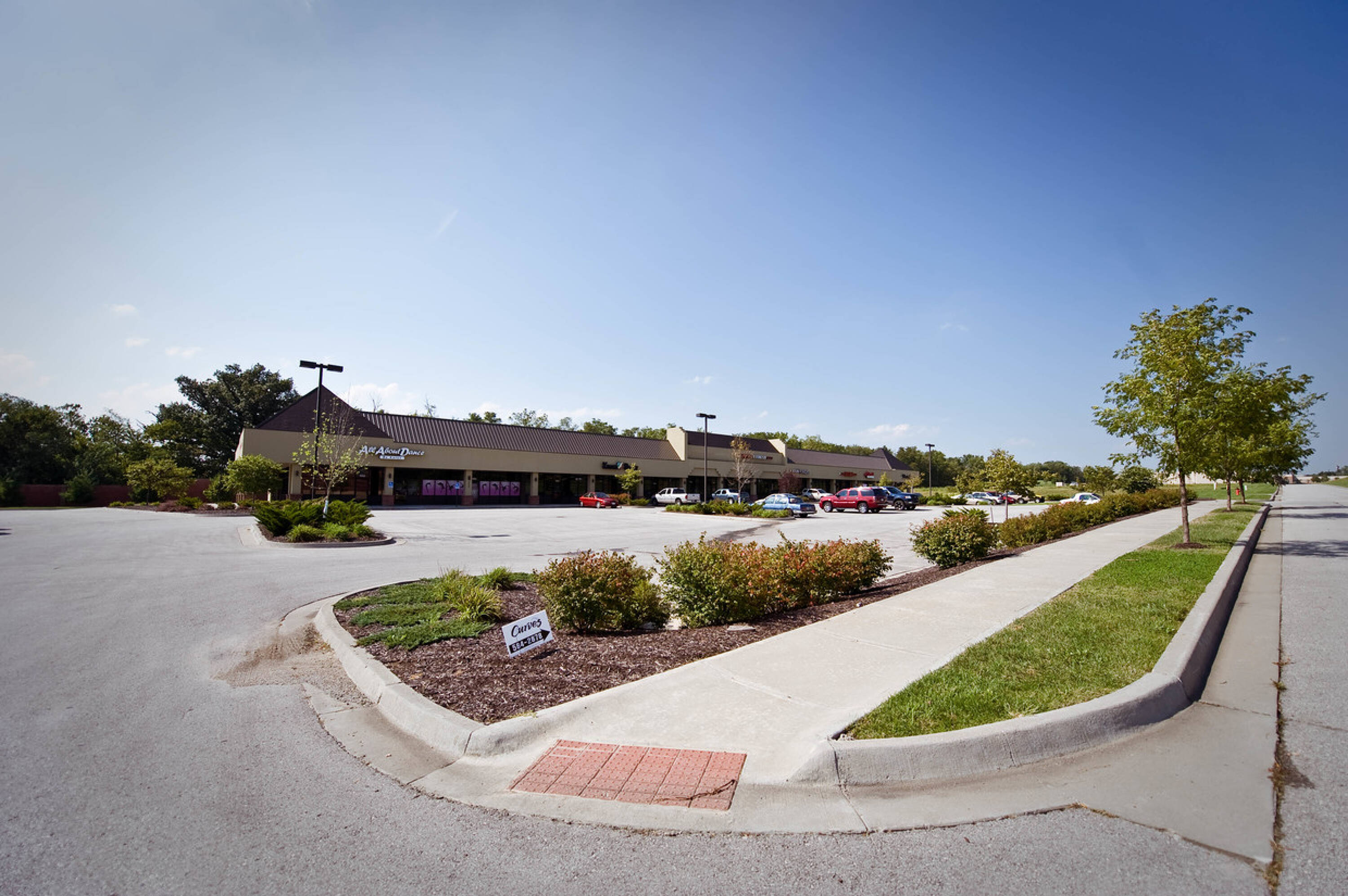 8560 N Green Hills Rd, KCMO, MO 64154