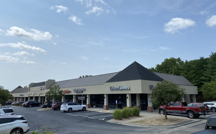 Pictures of Retail, Office property located at 8560 N Green Hills Rd, KCMO, MO 64154 for lease - image #1
