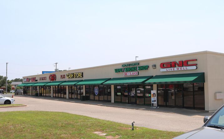 Pictures of Retail property located at 1711 E End Blvd N, Marshall, TX 75670 for lease - image #1