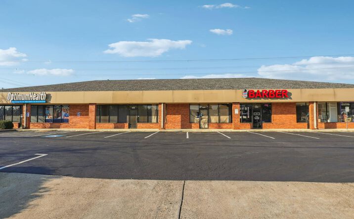 Pictures of Retail property located at 1809 Canton Rd, Marietta, GA 30066 for lease - image #1