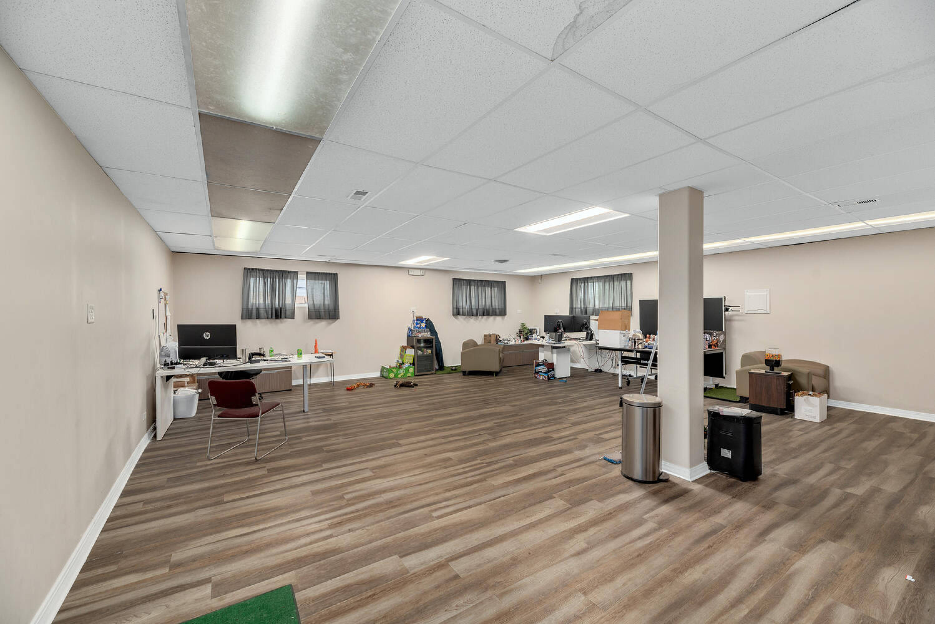 1645 W Irving Park Rd, Hanover Park, IL 60133