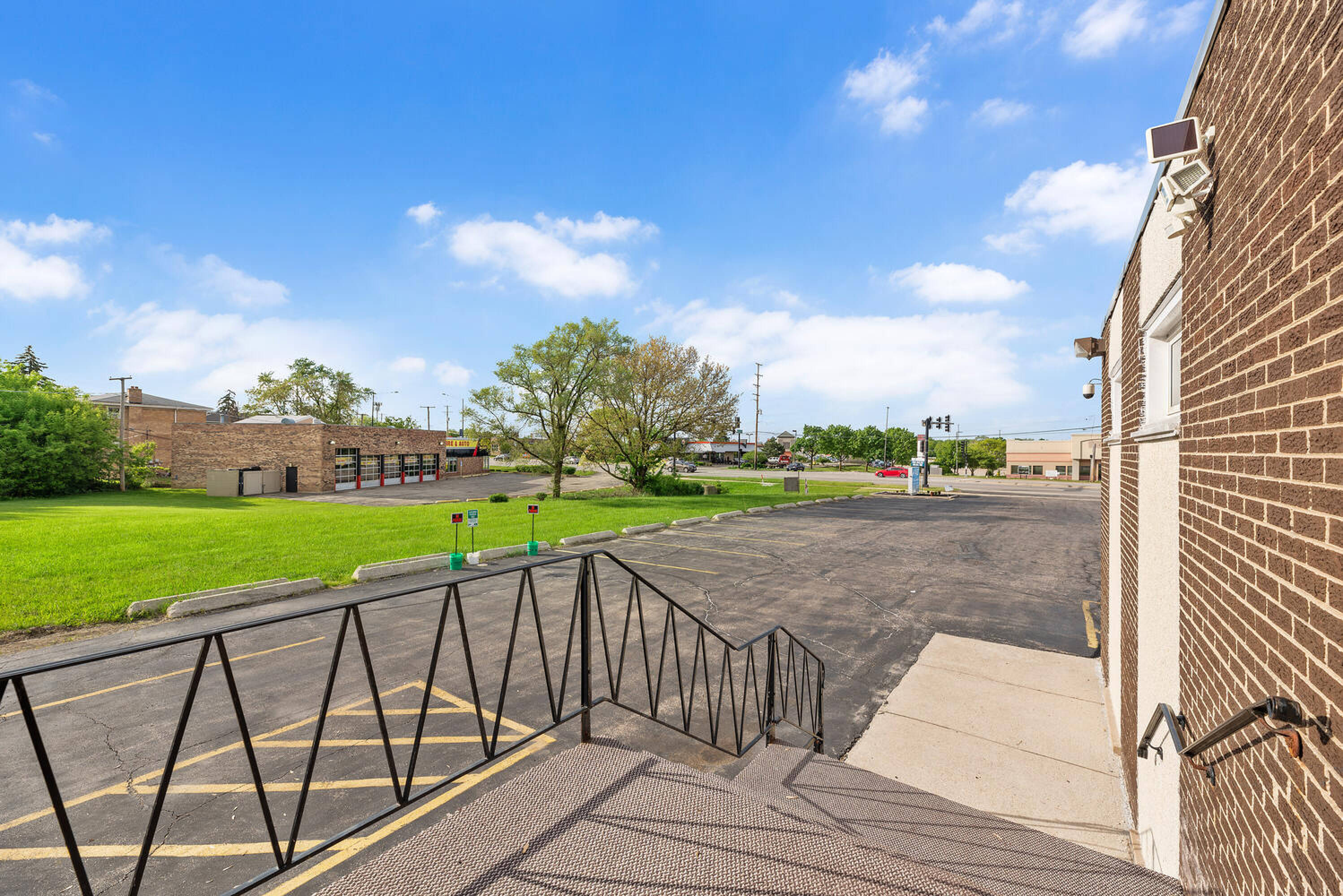 1645 W Irving Park Rd, Hanover Park, IL 60133