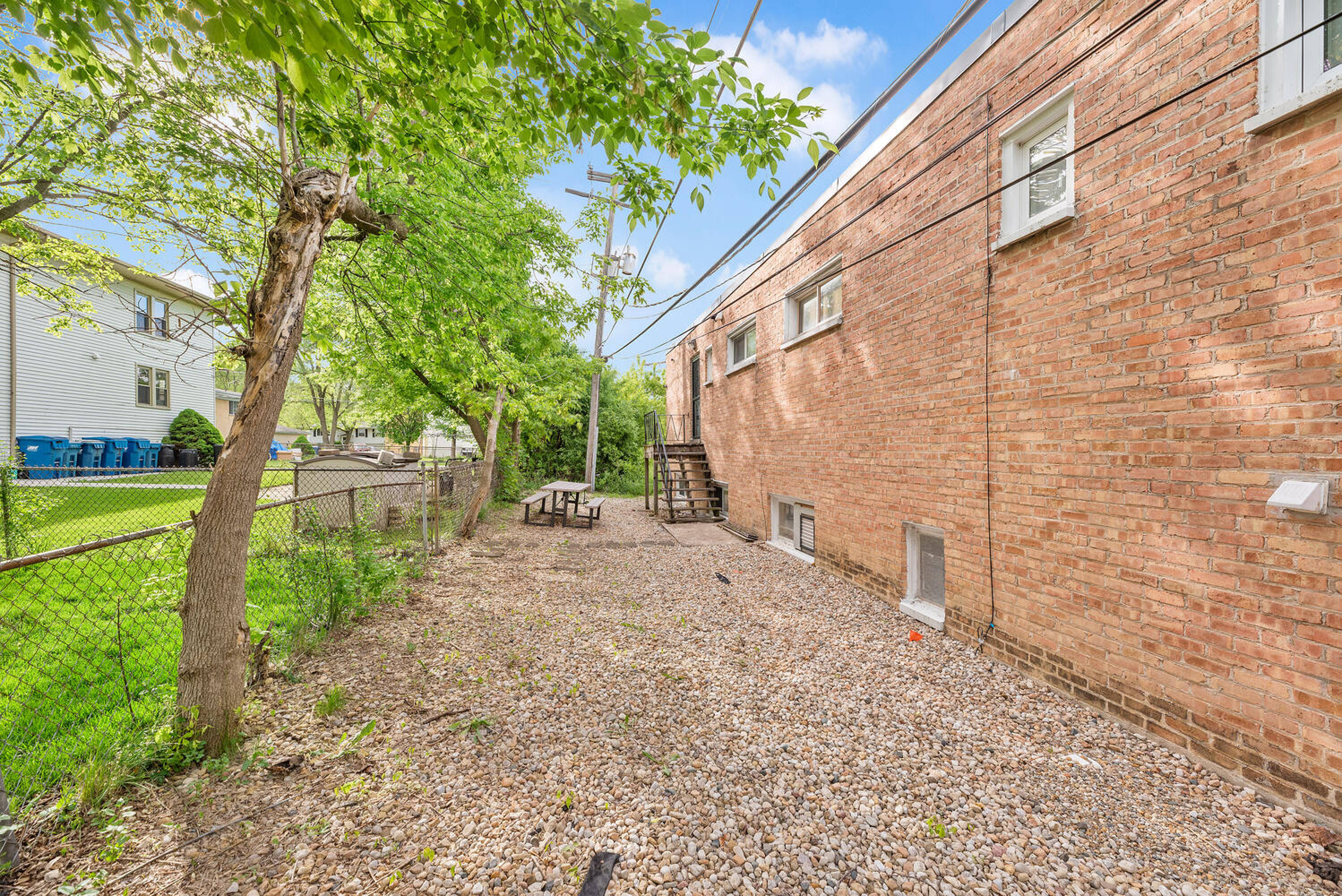 1645 W Irving Park Rd, Hanover Park, IL 60133