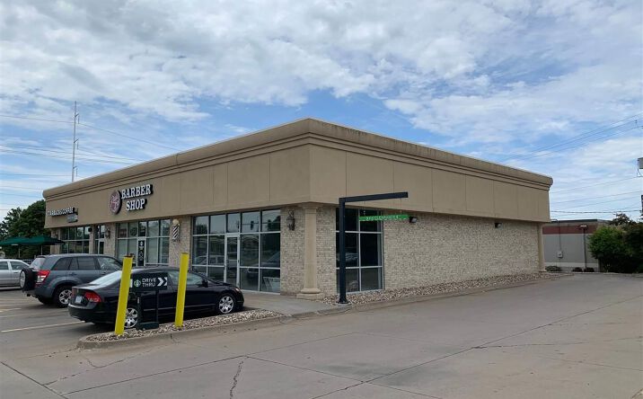 Pictures of Office, Retail property located at 1150 E KIMBERLY Road C, Davenport, IA 52807 for lease - image #1