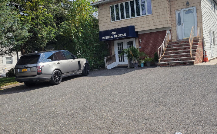 Pictures of Office property located at 4622 Amboy Rd, Staten Island, NY 10312 for lease - image #1