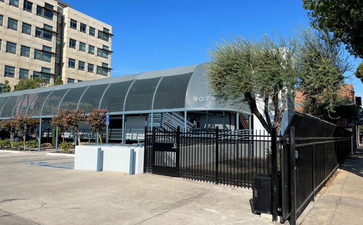 Pictures of Office property located at 907 Santa Fe Ave, Fresno, CA 93721 for lease - image #1