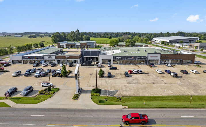 Pictures of Retail, Office, Special Purpose property located at 7325 Meeshow Dr, Springdale, AR 72762 for lease - image #1