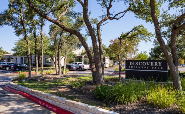Pictures of Retail, Office, Industrial property located at 715 Discovery Blvd, Cedar Park, TX 78613 for lease - image #1