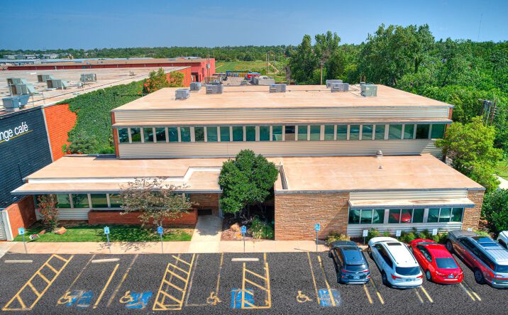Pictures of Office property located at 521 W Wilshire Blvd, Oklahoma City, OK 73114 for lease - image #1