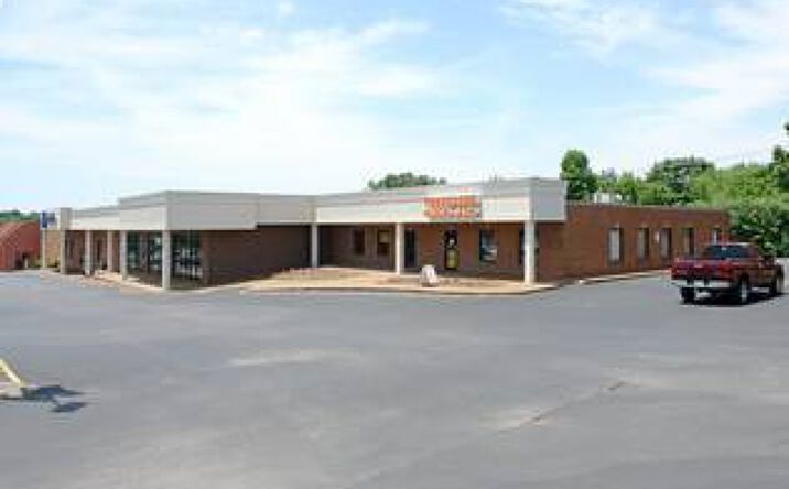 Pictures of Retail property located at 291 New Shackle Island Rd, Hendersonville, TN 37075 for lease - image #1