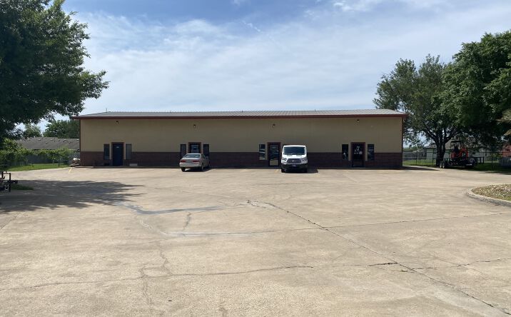 Pictures of Office, Industrial property located at 623 W Front St, Hutto, TX 78634 for lease - image #1