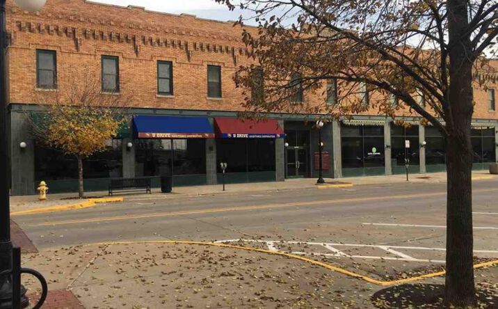 Pictures of Office property located at 1119 4th St, Sioux City, IA 51101 for lease - image #1