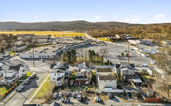 Pictures of Retail property located at 110 Old York Rd, New Cumberland, PA 17070 for sales - image #1