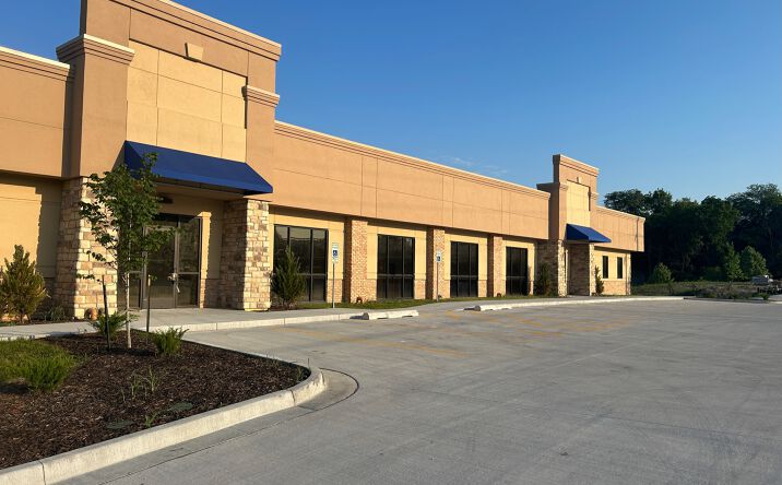 Pictures of Office property located at 860 Haines Drive, Liberty, MO 64068 for lease - image #1