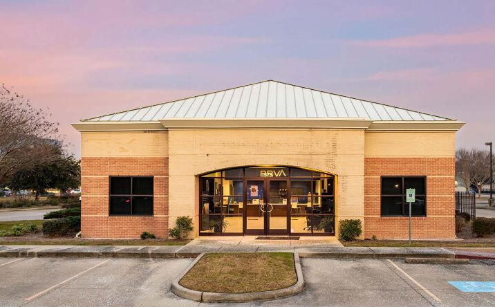 Pictures of Retail property located at 1575 Eldridge Pkwy, Houston, TX 77077 for lease - image #1