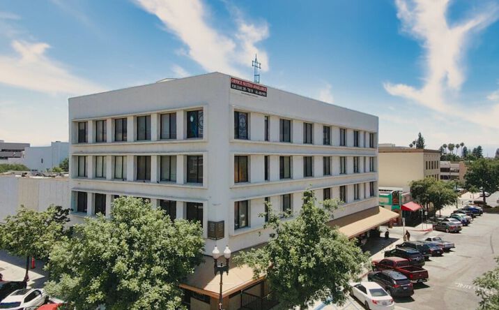 Pictures of Office property located at 1527 19th St, Bakersfield, CA 93301 for lease - image #1